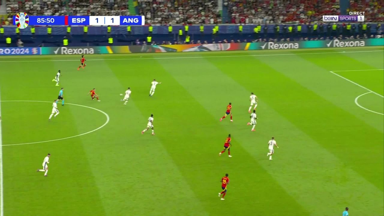 Spain [2] - 1 England - Mikel Oyarzabal 86'